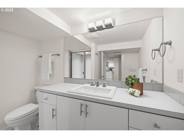 2844 Se 60TH Ave, Portland, OR 97206