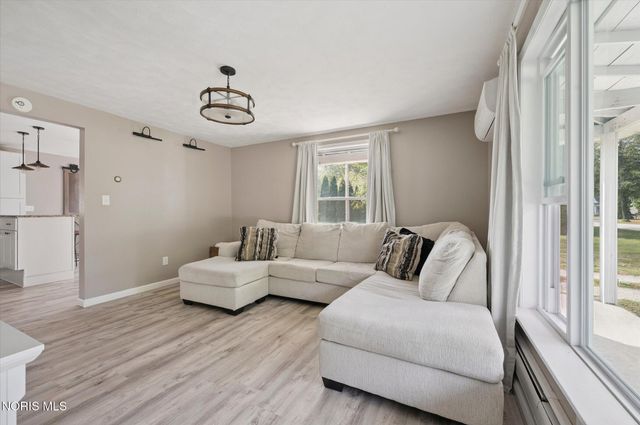 127 Bierley Avenue, Pemberville, OH 43450