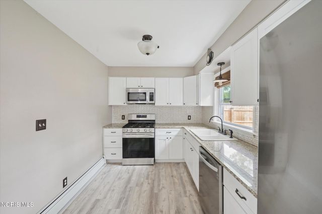 127 Bierley Avenue, Pemberville, OH 43450