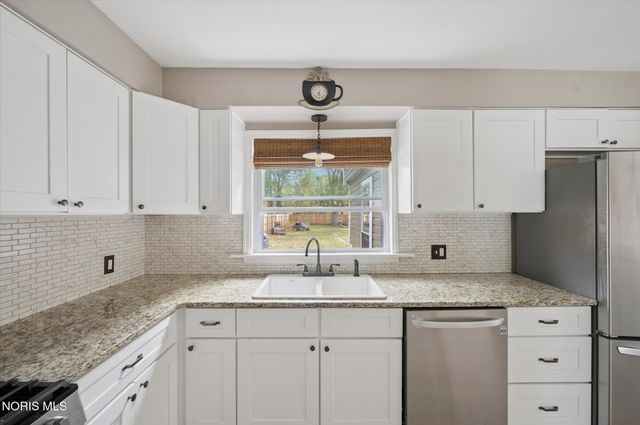 127 Bierley Avenue, Pemberville, OH 43450