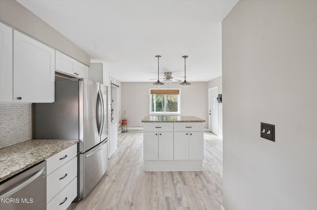 127 Bierley Avenue, Pemberville, OH 43450