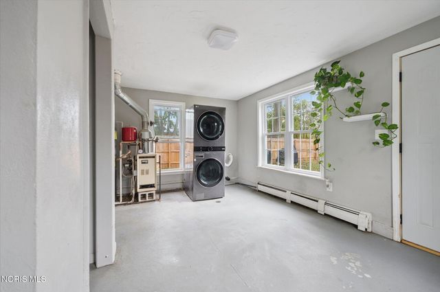 127 Bierley Avenue, Pemberville, OH 43450