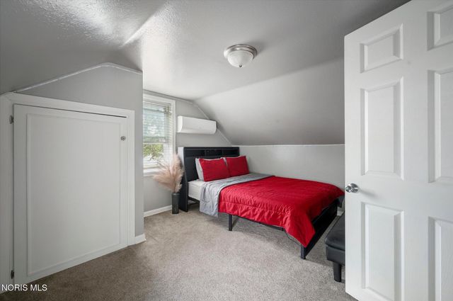 127 Bierley Avenue, Pemberville, OH 43450