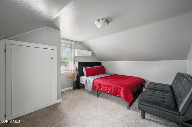 127 Bierley Avenue, Pemberville, OH 43450