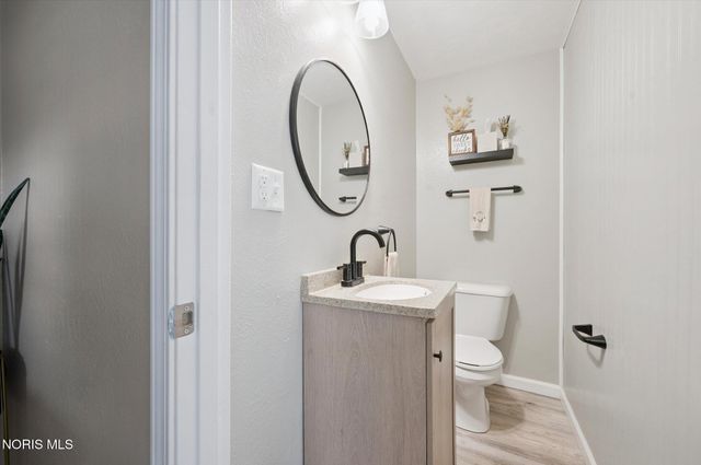 127 Bierley Avenue, Pemberville, OH 43450