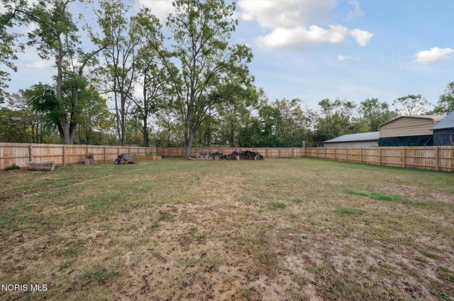 127 Bierley Avenue, Pemberville, OH 43450