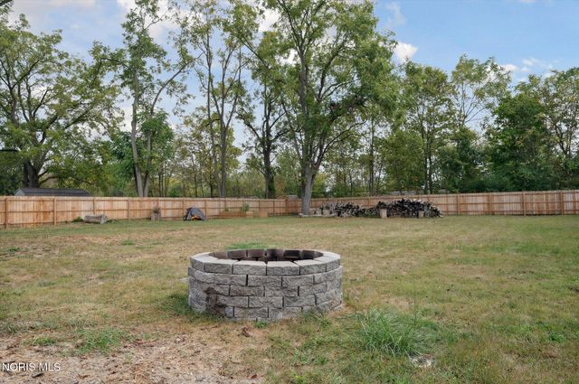 127 Bierley Avenue, Pemberville, OH 43450