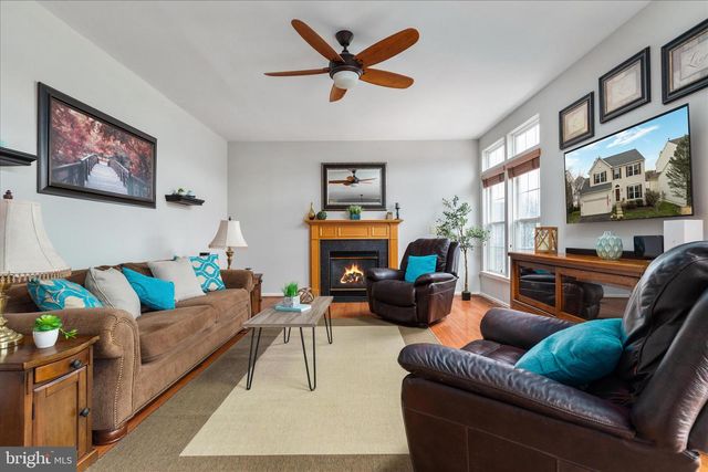 8107 LANDFALL CT, Gainesville, VA 20155