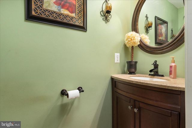 8107 LANDFALL CT, Gainesville, VA 20155