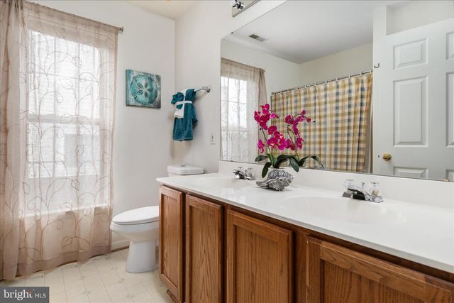 8107 LANDFALL CT, Gainesville, VA 20155