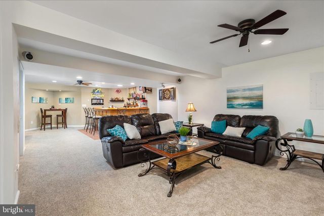 8107 LANDFALL CT, Gainesville, VA 20155