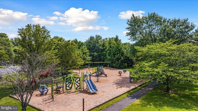 8107 LANDFALL CT, Gainesville, VA 20155