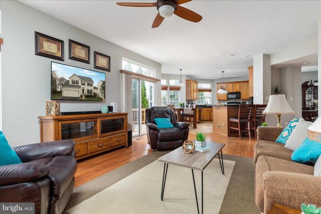 8107 LANDFALL CT, Gainesville, VA 20155