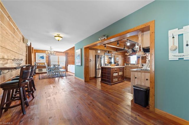 423 N Shore Drive, Lexington, NC 27292