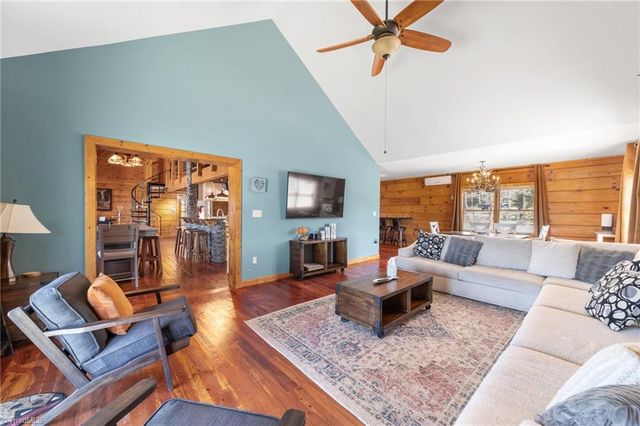 423 N Shore Drive, Lexington, NC 27292