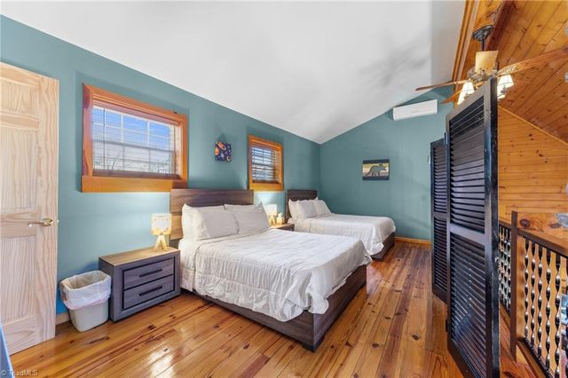 423 N Shore Drive, Lexington, NC 27292