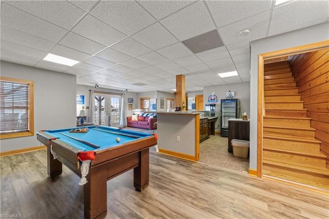 423 N Shore Drive, Lexington, NC 27292
