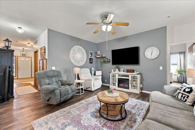 5701 REDTAIL Road, Council Bluffs, IA 51501