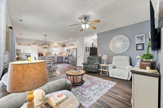 5701 REDTAIL Road, Council Bluffs, IA 51501