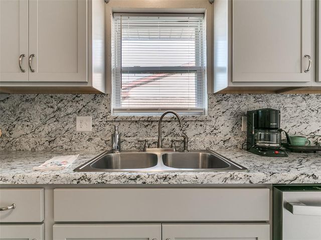 1064 NW 7th Place, Moore, OK 73160