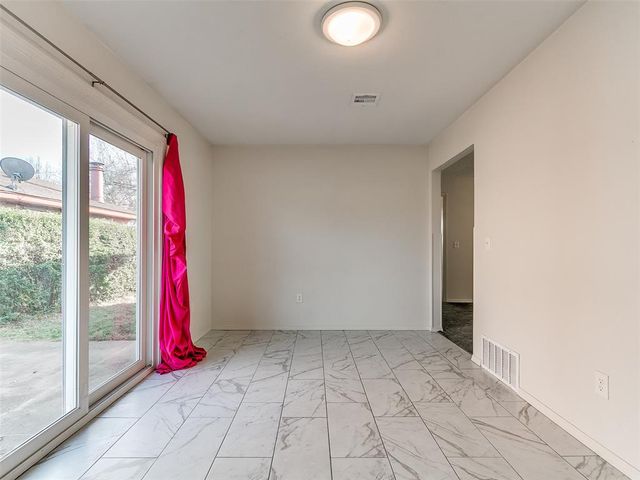 1064 NW 7th Place, Moore, OK 73160