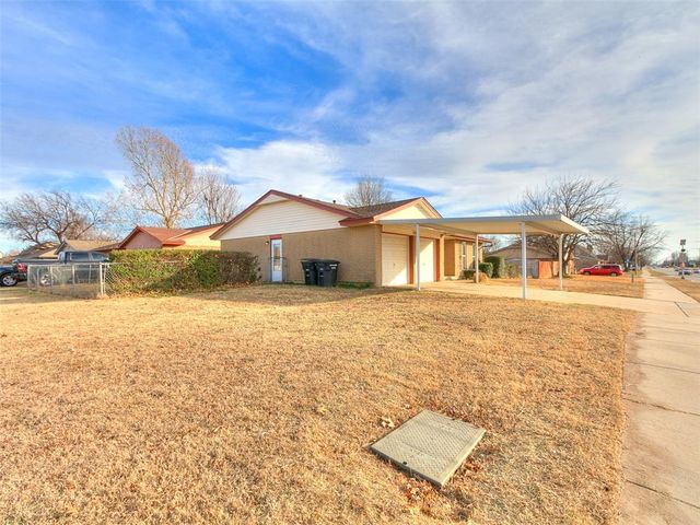 1064 NW 7th Place, Moore, OK 73160