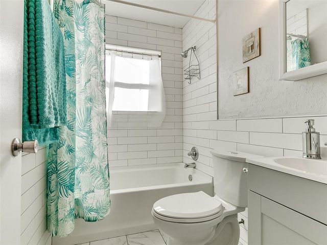 1064 NW 7th Place, Moore, OK 73160