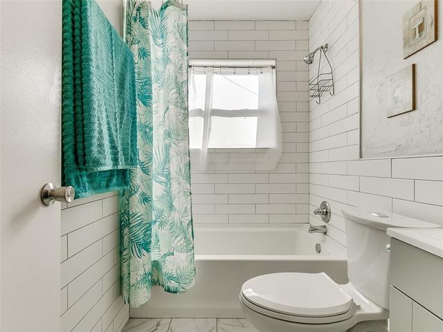 1064 NW 7th Place, Moore, OK 73160