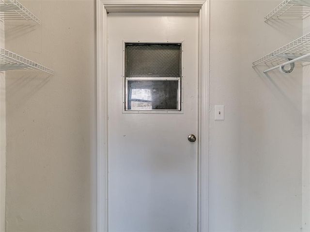 1064 NW 7th Place, Moore, OK 73160