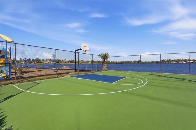 5090 Harborage DR, Fort Myers, FL 33908