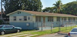 48 NW 77th St 4, Miami, FL 33150