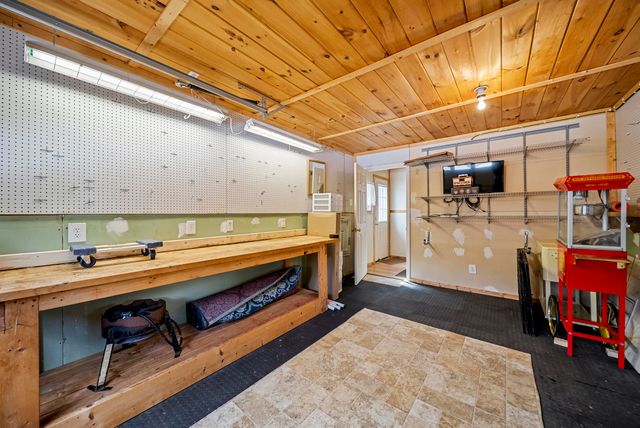 647 Cross Country Road, Pembroke, NH 03275