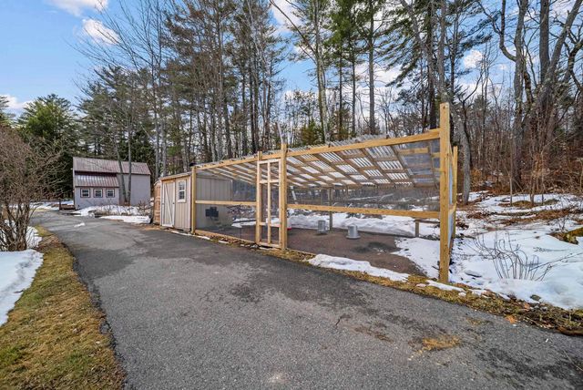 647 Cross Country Road, Pembroke, NH 03275