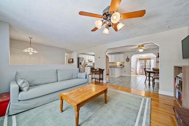 647 Cross Country Road, Pembroke, NH 03275