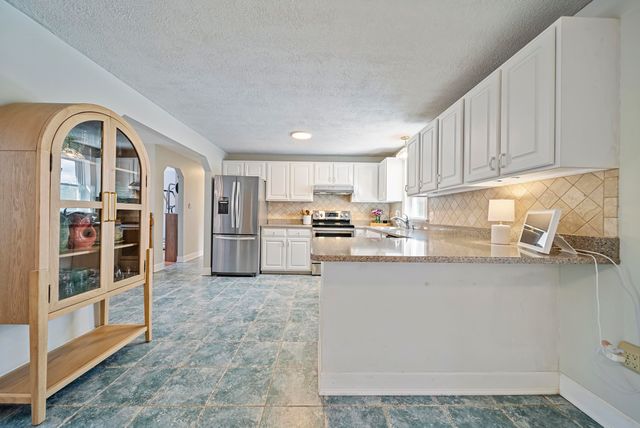 647 Cross Country Road, Pembroke, NH 03275