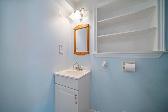 647 Cross Country Road, Pembroke, NH 03275