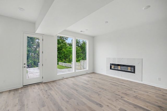 213 Walnutwood Lane, Nashville, TN 37211