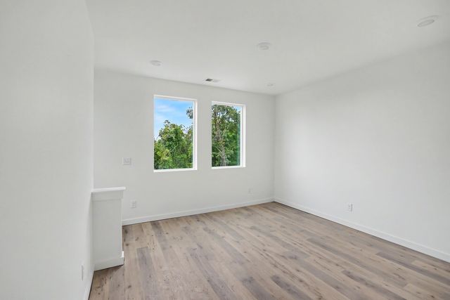 213 Walnutwood Lane, Nashville, TN 37211