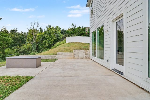 213 Walnutwood Lane, Nashville, TN 37211