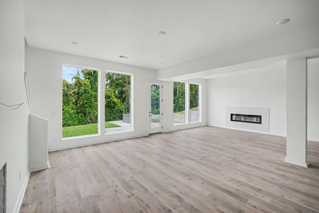213 Walnutwood Lane, Nashville, TN 37211