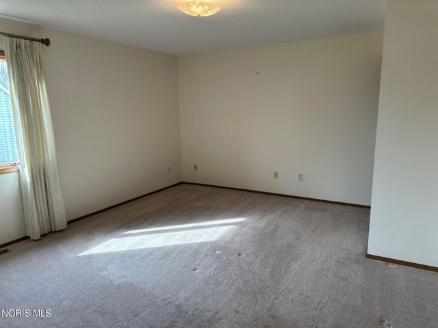 9718 Millcroft Road, Perrysburg, OH 43551