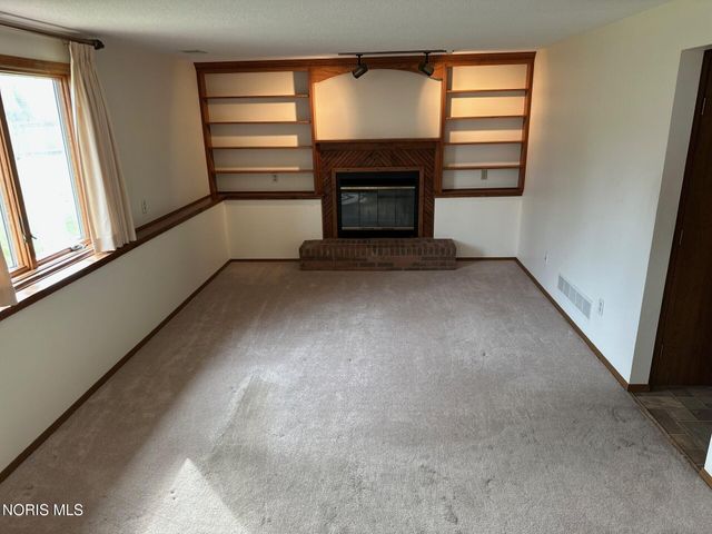 9718 Millcroft Road, Perrysburg, OH 43551