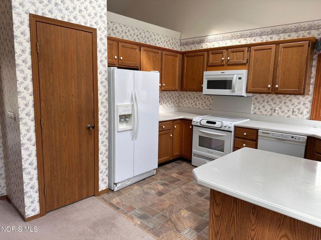 9718 Millcroft Road, Perrysburg, OH 43551
