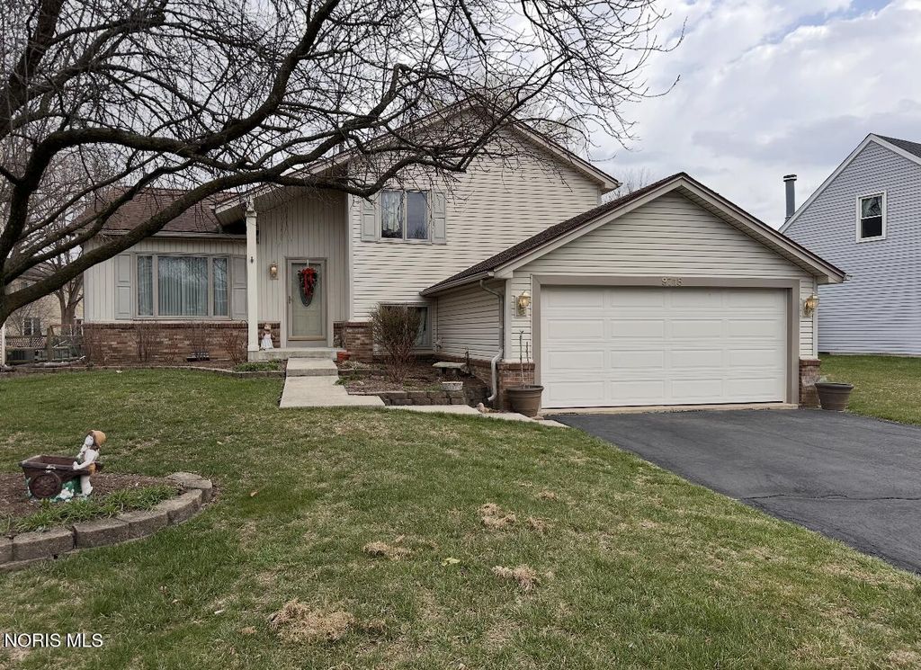 9718 Millcroft Road, Perrysburg, OH 43551