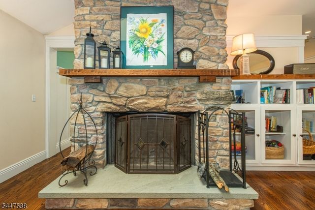 121 Maxim Dr, Hopatcong Boro, NJ 07843