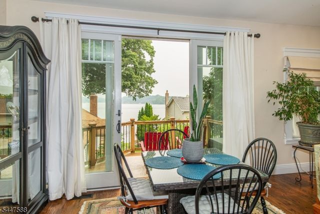 121 Maxim Dr, Hopatcong Boro, NJ 07843