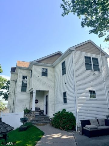 121 Maxim Dr, Hopatcong Boro, NJ 07843