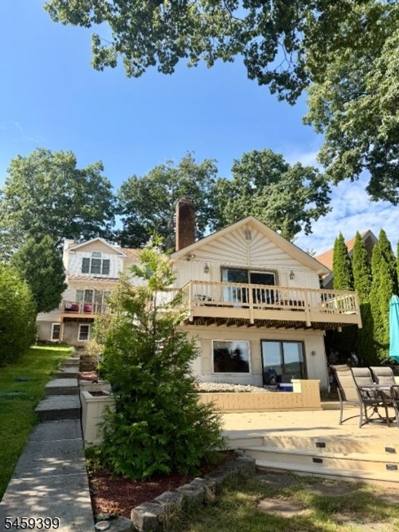 121 Maxim Dr, Hopatcong Boro, NJ 07843 — photo 2