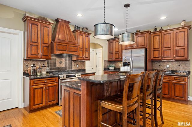 6410 W Willow Oak Court, Edwards, IL 61528