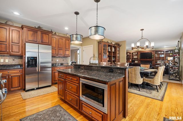 6410 W Willow Oak Court, Edwards, IL 61528